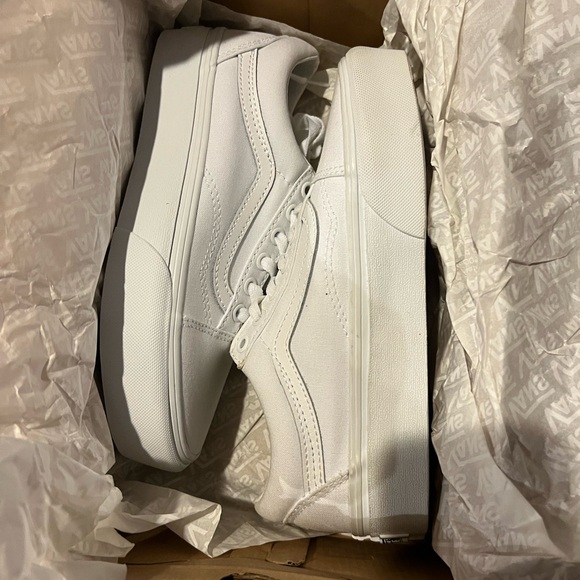 Vans Old Skool Platform
Women's sz.（New With Box） - Picture 10 of 11
